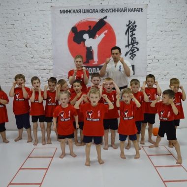Дипломы за достижения будущих каратистов